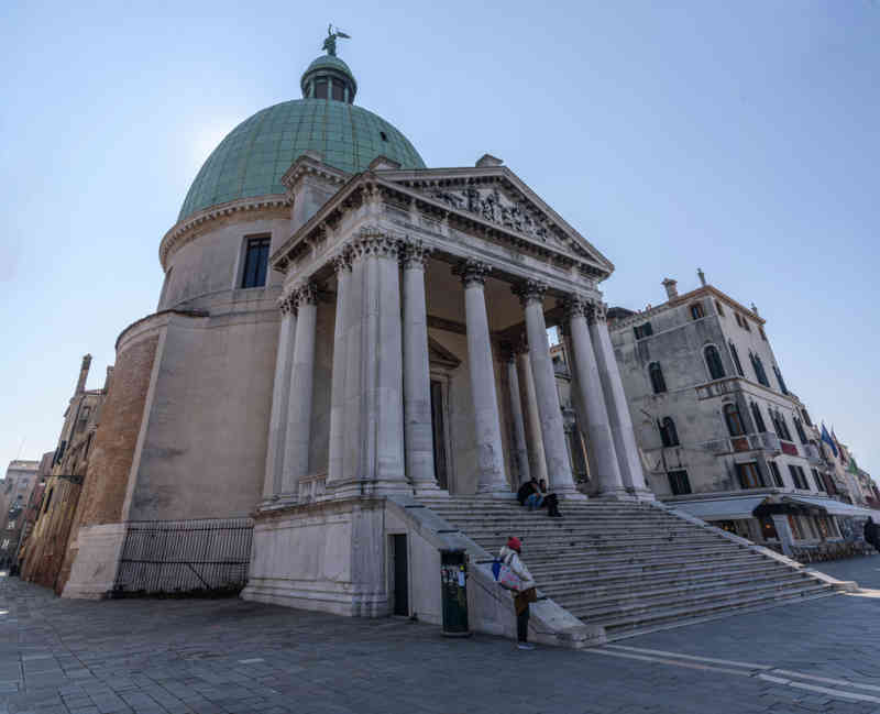 Italia - Venecia 166 - iglesia de San Simeon Piccolo.jpg